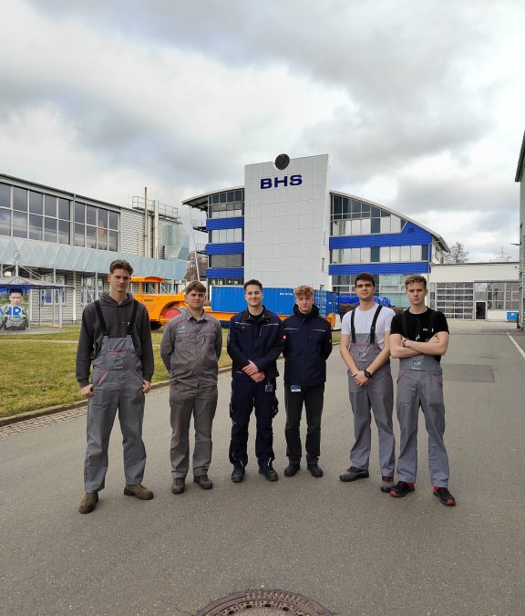 Druga skupina naših dijakov strojnikov na praksi v podjetju BHS v Nemčiji
